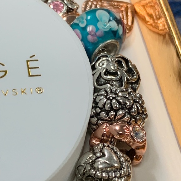 ✨HP✨Two-Tone Cherished Bracelet - Picture 4 of 14